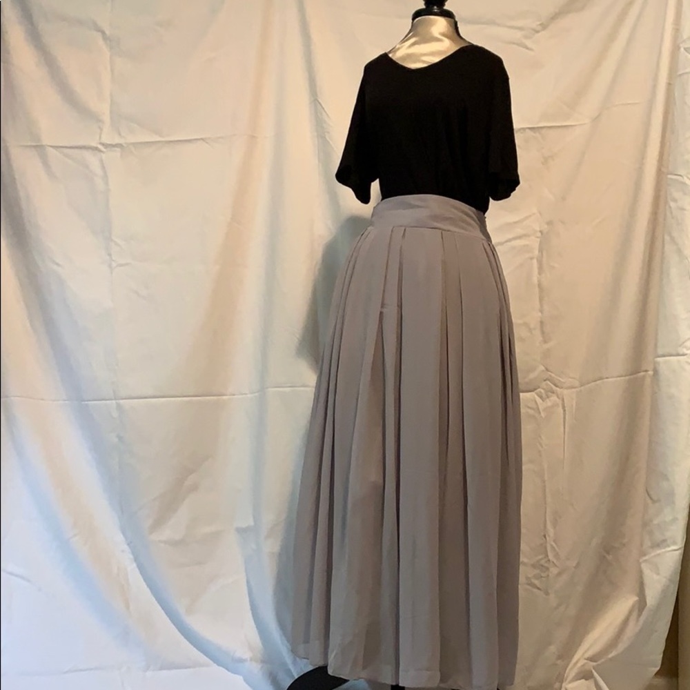 Gray Pleated Skirt
